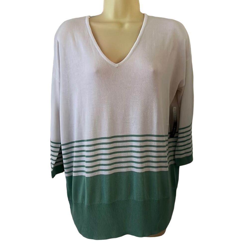 Heart N Crush White & Green Lightweight Sweater Womans Size Medium NWT